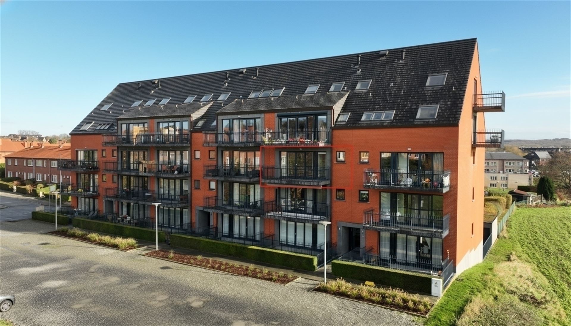 SOUS OPTION Splendide appartement 3 chbres avec terrasse - photo 4
