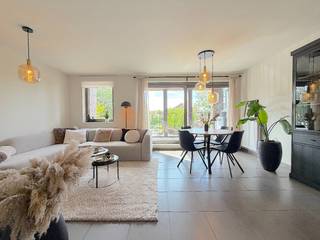 Een goed gelegen ENERGIEZUINIG 2-slpk appartement, nabij het centrum van Brugge, station, winkels, expressweg,...Volgende woonindeling: open...