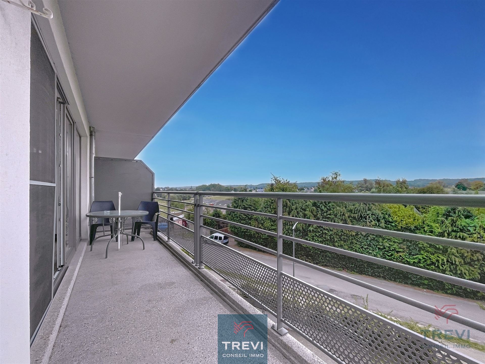 SOUS OPTION Bel appartement lumineux proche du centre ville. - photo 2