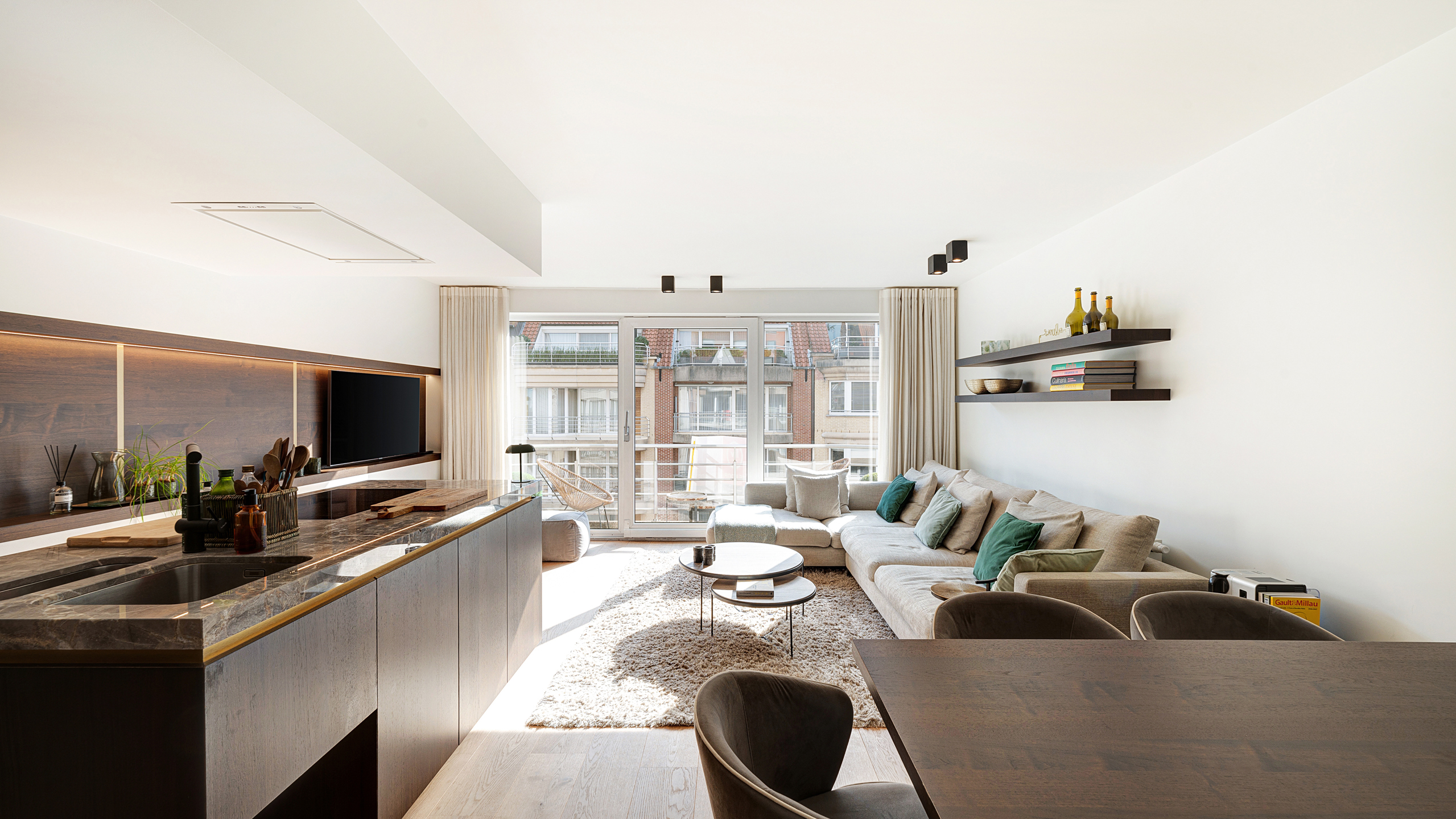 Luxueus gerenoveerd 3-slaapkamerappartement nabij de Zeedijk - foto 2