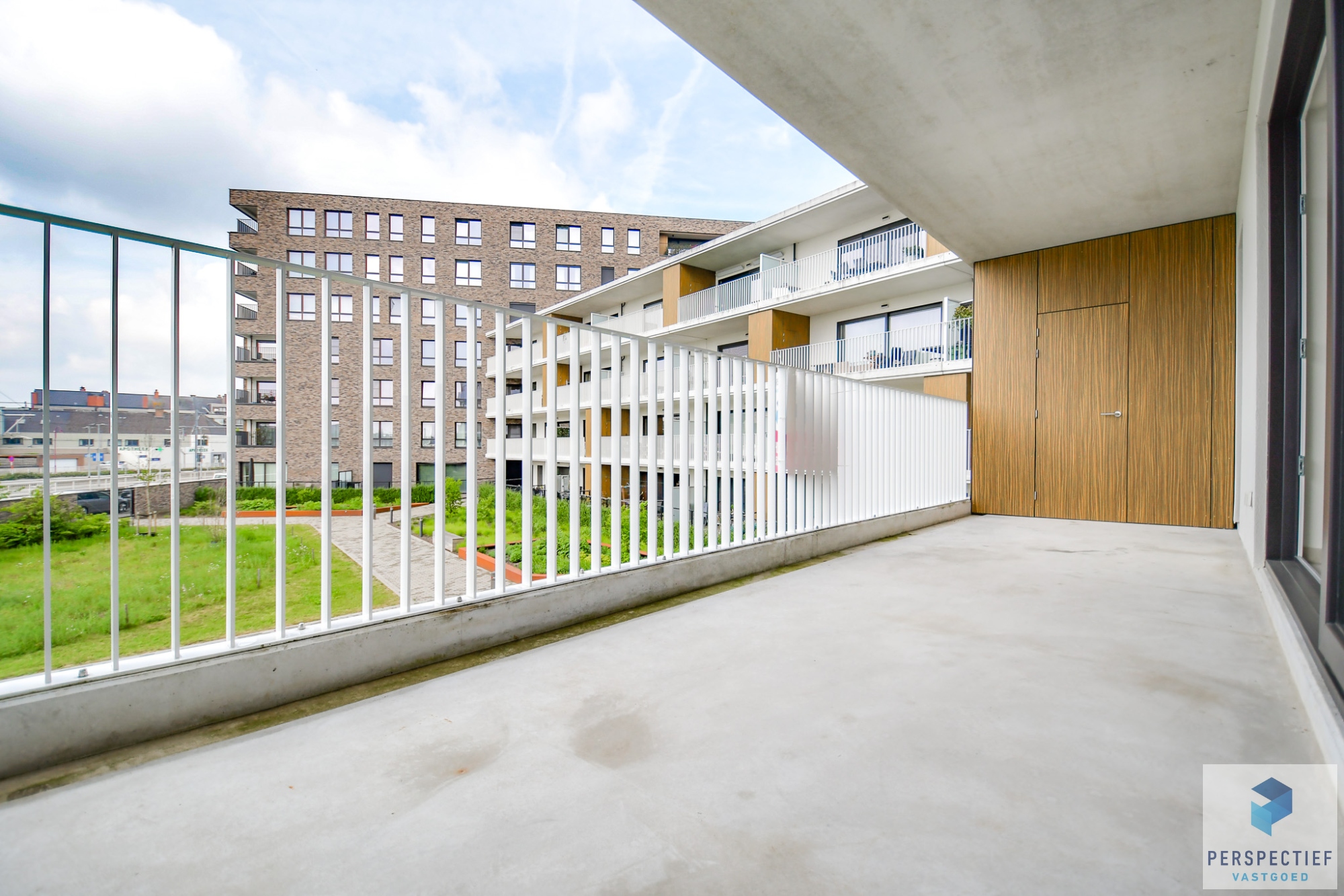 Centraal gelegen ruim  appartement met 3 slpks en autostaanplaats - foto 2