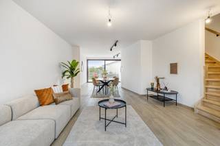 A small-scale new-build project that exudes peace, elegance and quality of living is being sold on the green outskirts of Ghent. Three unique...