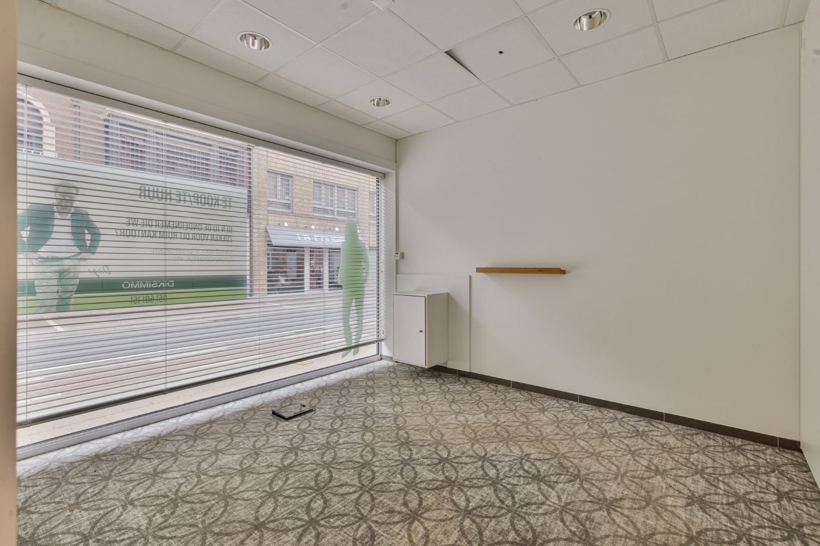 Kantoor- of praktijkruimte met 3 staanplaatsen - foto 2