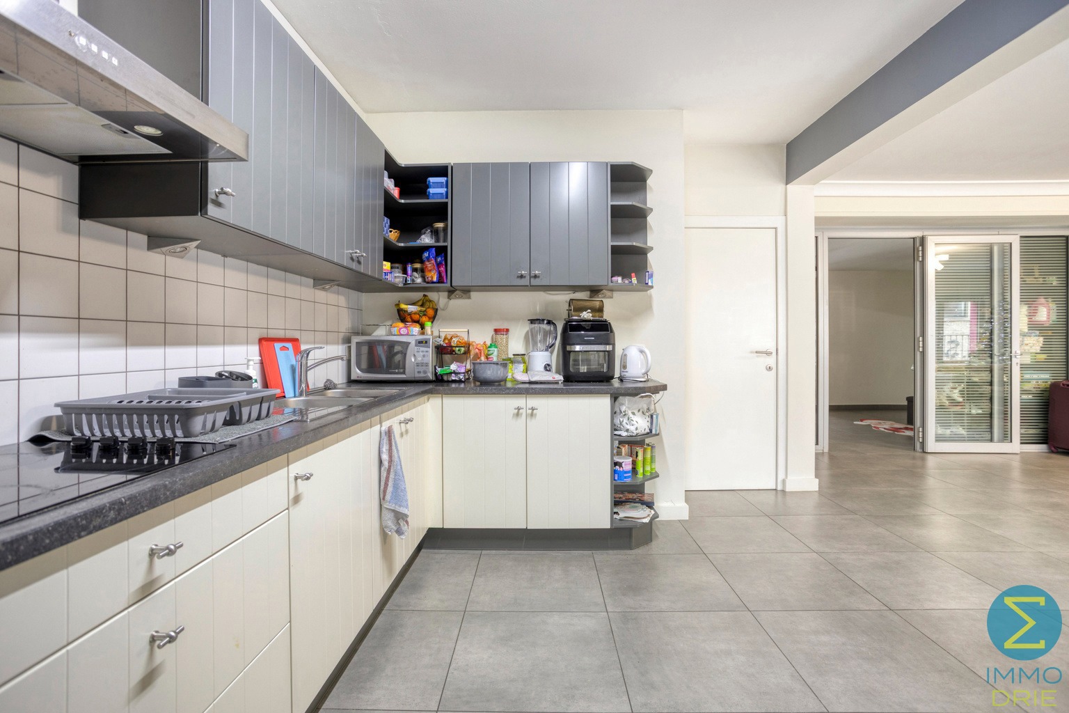 Ruim 3 slpk appartement met groot terras en autostaanplaats - foto 4