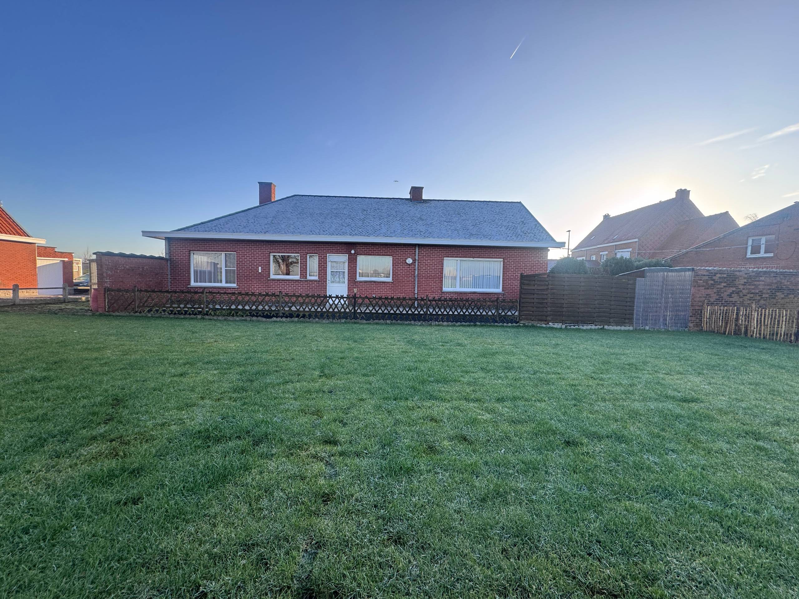 Ledegem - Rustig gelegen woning met garage + magazijn (72m²) - foto 2