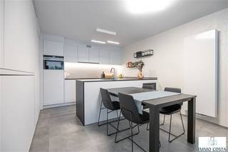 Luxe nieuwbouw-appartement gelegen op de gelijkvloerse verdieping van de residentie Central Park. Prachtige ligging aan het mooie park. Indeling...