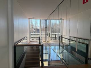 Dit moderne kantoorgebouw met eigentijdse architectuur is gelegen op een strategische locatie in Dilbeek / Groot-Bijgaarden, vlak naast de E40 en...