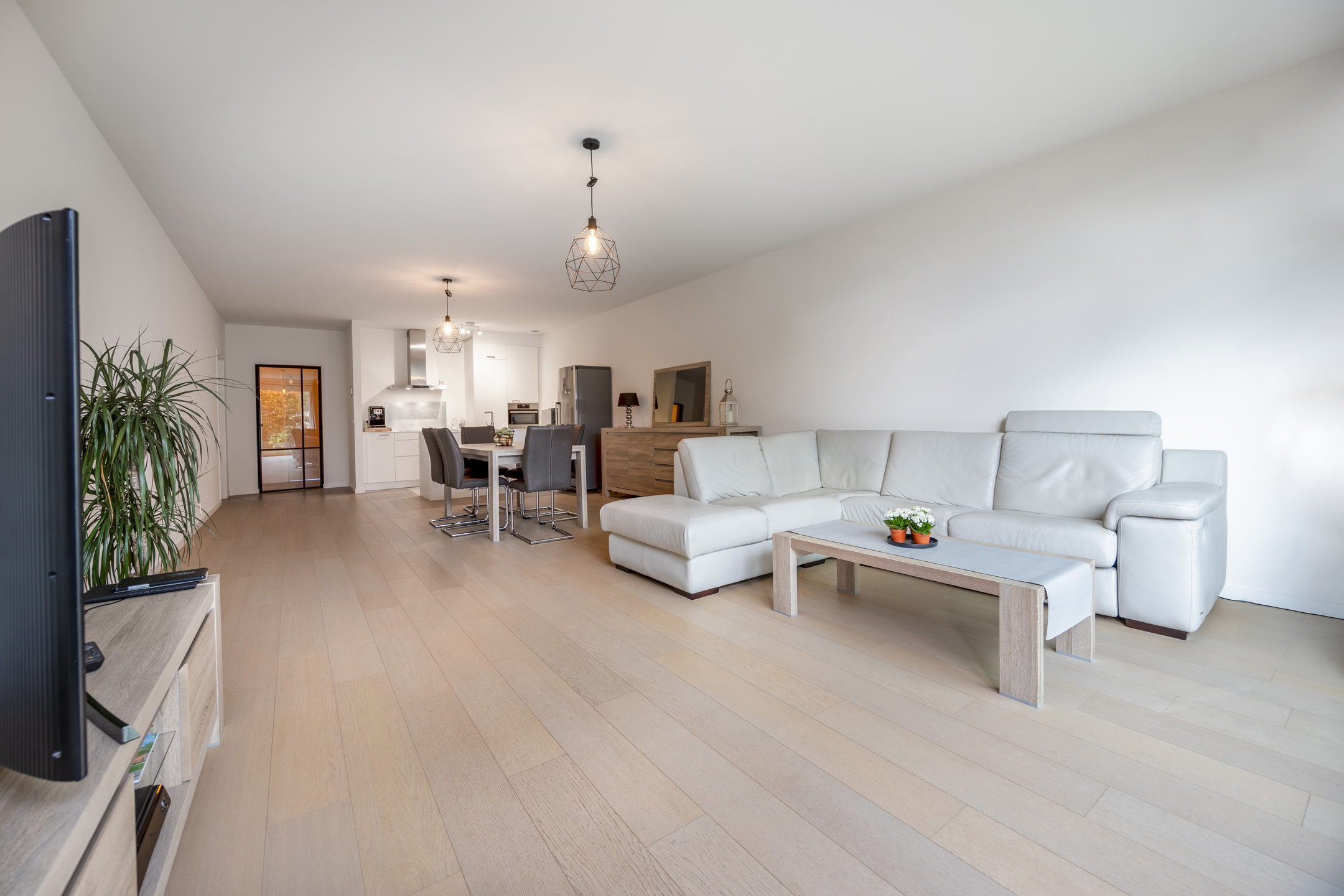 Instapklaar appartement met tuin in hartje Zandhoven - foto 1