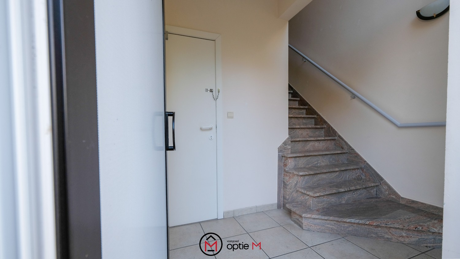 Investeringspand met handelsruimte en appartement in Merem Bilzen - foto 4