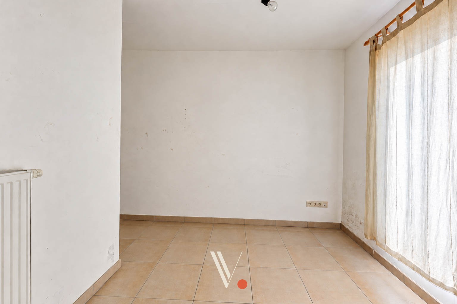 Karakteristieke gesloten woning met 2 slaapkamers en bureau in Ronse - Perfecte combinatie van charme en moderne renovaties! - foto 4