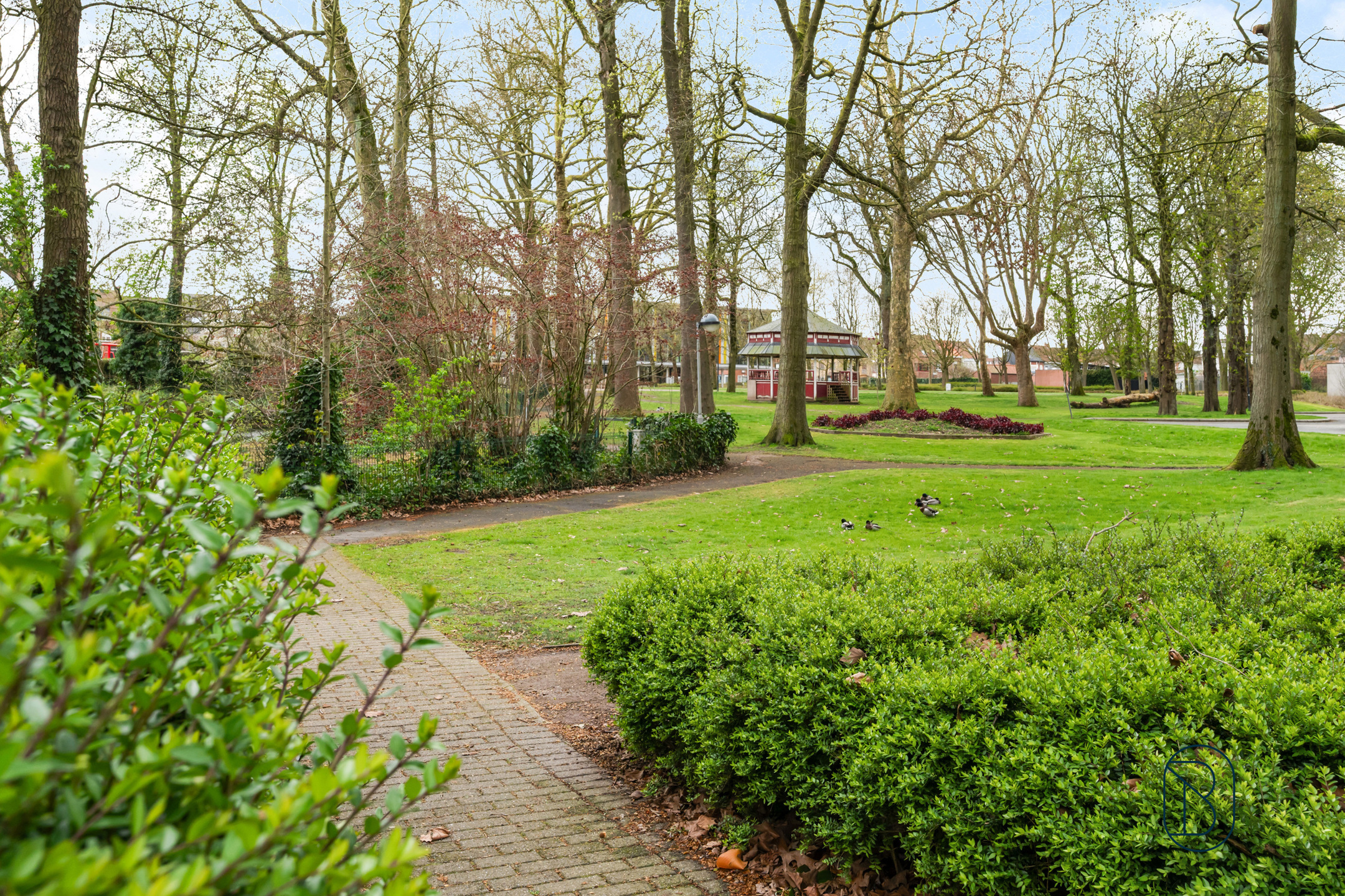 Topgelegen frituur en instapklaar duplex appartement - foto 2