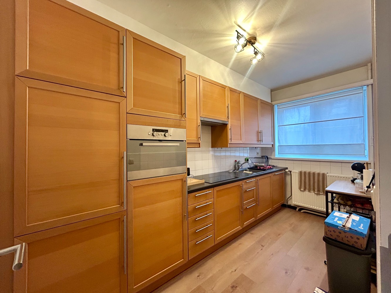 Appartement met 2 slaapkamers, terras en garagebox! - foto 4