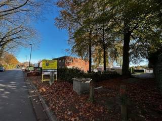 <h3><span>Opbrengsteigendom met 9 appartementen op toplocatie in Heide-Kalmthout</span><span><br /><br />Ontdek deze unieke opbrengsteigendom bestaande uit 9 verhuurde appartementen op een ruim perceel van 6.878 m².<br />De appartementen bevinden zich op een toplocatie nabij het centrum van Heide (Kalmthout), met scholen, winkels en openbaar vervoer op wandelafstand. U geniet hier van de ideale combinatie van rust en bereikbaarheid.</span><span><br /><br />TROEVEN</span><span><br /><br />- Alle appartementen momenteel verhuurd<br />- Uitstekende ligging nabij centrum en voorzieningen<br />- Ruim perceel met tal van mogelijkheden<br />- Interessant investerings- of herontwikkelingsproject</span><span><br /><br />OMSCHRIJVING</span><span><br /><br />Deze opbrengsteigendom biedt tal van mogelijkheden voor de toekomst. Gelegen op een gegeerde locatie in Heide-Kalmthout, is dit pand uitermate geschikt als renovatieproject, opbrengsteigendom of herontwikkelingsproject. Dankzij de huidige verhuurde staat geniet u meteen van een stabiel rendement, met tegelijk potentieel voor waardecreatie op langere termijn.</span><span><br /><br />INTERESSE?</span><span><br /><br />Wees er snel bij en plan vandaag nog uw bezoek!<br />Voor meer informatie of een afspraak, kan u steeds contact met ons opnemen.</span></h3>