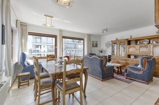 In de Felicien Ropsweg te Koksijde vinden we dit goed onderhouden appartement (68 m²) te koop. Het appartement is zeer centraal gelegen vlakbij...