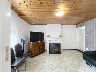 Deze woning op een perceel van 137 m² biedt een solide basis voor wie houdt van een project. Hoewel de inrichting momenteel basic is en de...