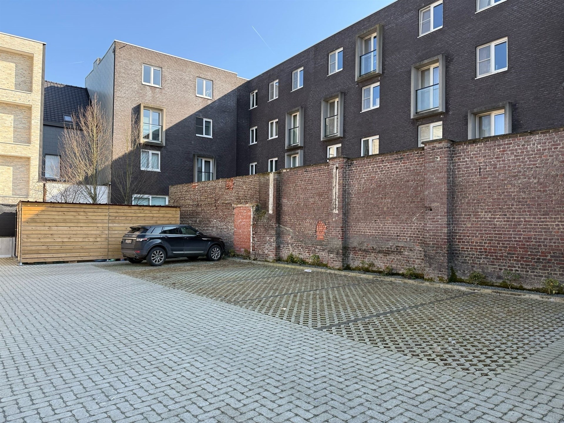 4 autostaanplaatsen te huur op de Nieuwstraat te Wetteren - foto 2