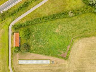 - Landelijke ligging met vlotte verbinding A19: Oude Hondstraat 18 Beselare<br />- Perceel van ca. 7.000 m²<br />- Charmante, karaktervolle woning, volledig te renoveren<br />- Asbestveilig<br />- EPC label F, UC: 3889221 <br />- Richtprijs: € 449.000