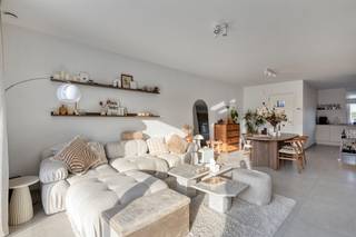 In de Kleine Kattenhoek te Maldegem bevindt zich dit recent gebouwd huis (°2024) te koop, dat u onder andere 3 slaapkamers, uitzonderlijk ruime...