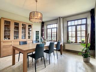 Te huur halfopen villawoning met 4 slaapkamers in Wortegem-Petegem (Elsegem)Deze charmante halfopen bebouwing is gelegen in de RUSTIGE OMGEVING van...