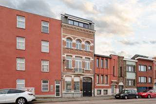 In de Tweemontstraat woon je ruim, stedelijk én verrassend rustig tegelijk. Deze buurt in Deurne combineert een aangename woonomgeving met een...