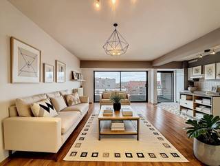 Dit gezellige appartement met 2 slaapkamers is perfect voor wie op zoek is naar een comfortabele thuisbasis in Gent. Op wandelafstand vind je lokale handelaars, gezellige cafés, supermarkten, openbaar vervoer enzovoort.Daarnaast zijn ook verschillende onderwijsinstellingen en belangrijke invalswegen vlot bereikbaar.Indeling:inkomhal - leefruimte met geïnstalleerde, open keuken - balkon - berging met aansluiting voor wasmachine - toilet - slaapkamer 1 - badkamer (dubbel lavabomeubel en douche) - slaapkamer 2 - kelderberging Een autostaanplaats die men dient bij te huren aan 50,00 EUR/maand.De gemeenschappelijke kosten, onder de vorm van een provisie, bedragen 50,00 EUR/maand en dienen voor het onderhoud van de gemeenschappelijke delen.Onmiddellijk beschikbaar!