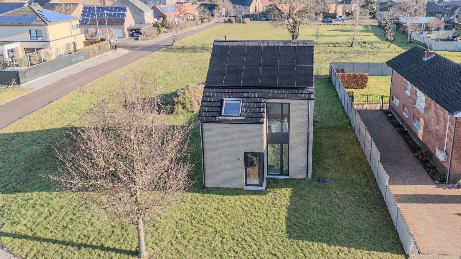 Hedendaagse nieuwbouwwoning met drie slaapkamers op rustige ligging in Neeroeteren - foto 2