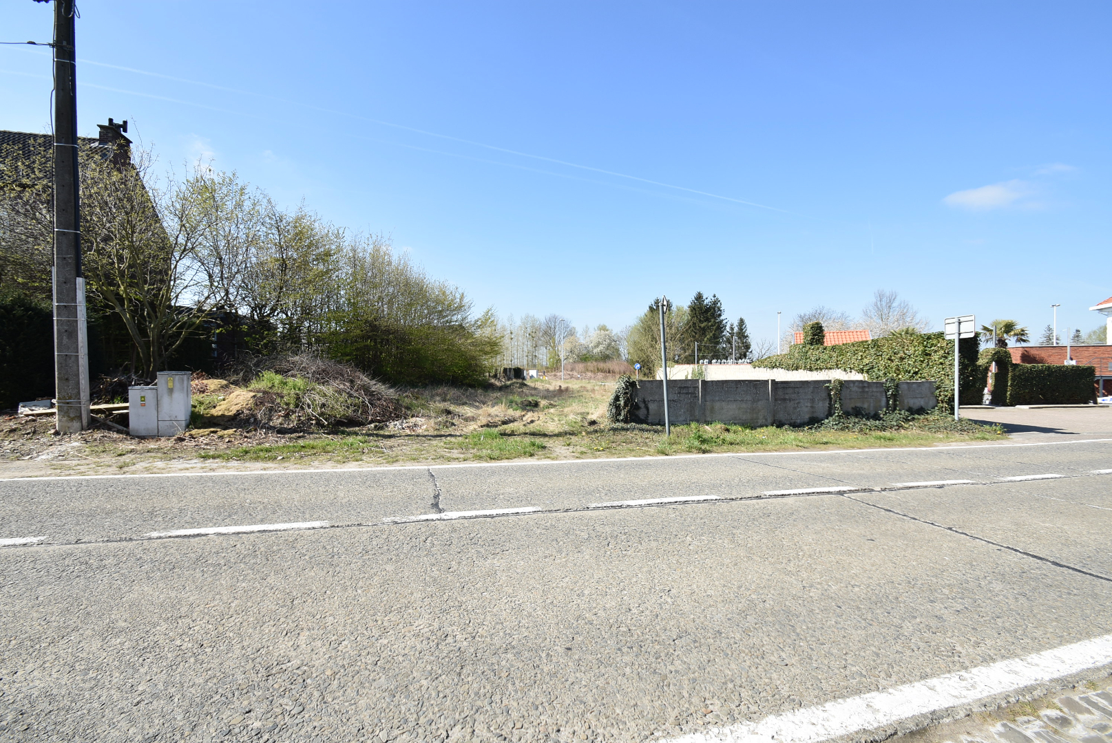 Perceel bouwgrond bestemd voor open bebouwing op 7a 96ca - 21,95 m breedte aan de straatzijde - zuid-gerichte tuin - foto 3