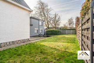 Deze karaktervolle woning biedt een prachtige opportuniteit voor wie op zoek is naar een combinatie van authenticiteit en mogelijkheden om er...