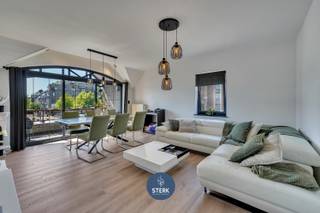 APPARTEMENT MET VERHUURDE STUDIO + 2 GARAGES IN HET CENTRUM VAN LANAKEN ! <br /><br />We vinden dit appartement + studio met een bewoonbare oppervlakte van 109 m² + 18 m² terug op een perceel van 35a 10ca in Lanaken. <br /><br />Voor meer informatie, neem zeker een kijkje op onze website via de volgende link: <br />https://www.sterkvastgoedmakelaars.be/detail/te-koop-appartement-lanaken/7627127?dosearch=True&flowstatus=ForSale,ForSaleReserved,ForSaleWithBid,ToCompleteForSale,SoldUnderReserve,Sold&pageindex=1&pagesize=12&searchpage=ForSale&sortdirection=DESC&sortfield=pub_flowstatus&transactiontype=Sale