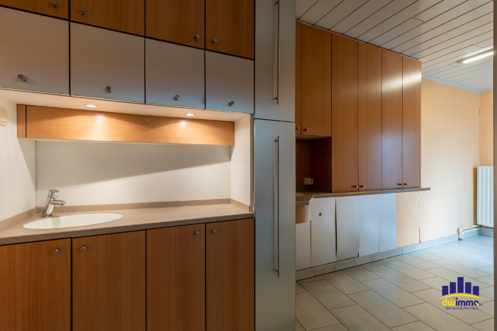 Ruime herenwoning van 275 m² met 4 slaapkamers en praktijkruimte - foto 5