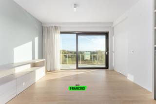 In het charmante De Haan presenteren wij u deze moderne en stijlvolle assistentiewoning, gelegen in het residentiële complex Golf by...
