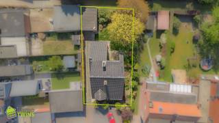 Deze prachtige open bebouwing is gelegen in een doodlopende, uiterst kindvriendelijke straat, op een gunstige locatie nabij scholen, winkels...