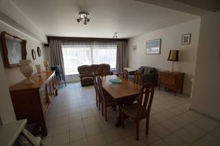 Appartement spacieux et meublé à 50m de la mer avec le format suivant: un grand Living avec une cuisine ouverte, salle de bains avec douche et...