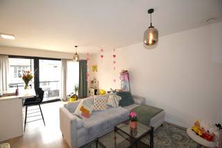 Energiezuinig appartement op de tweede verdieping (met lift) met 2 slaapkamers, 2 terrassen en autostaanplaats, gelegen te centrum...