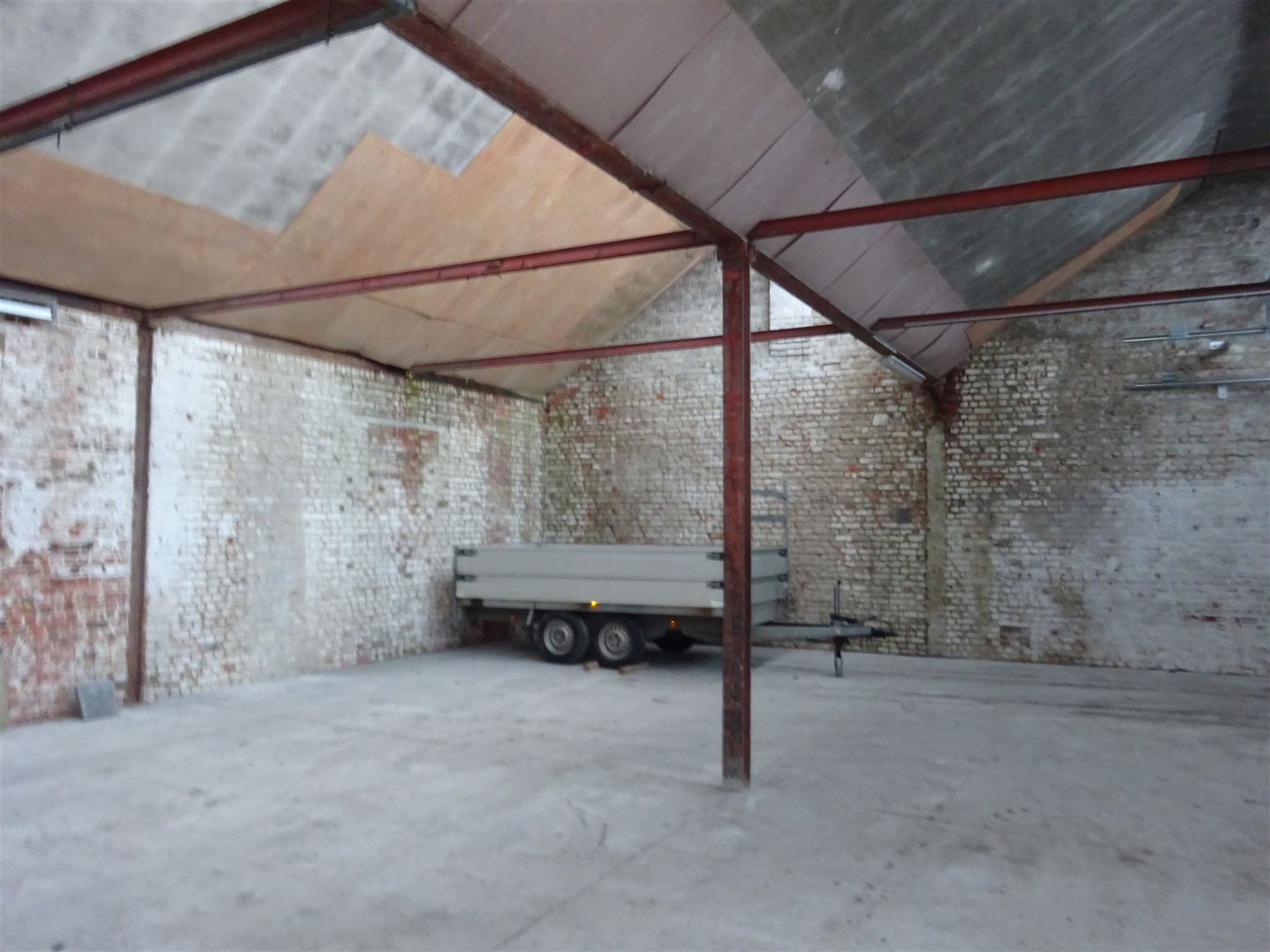 Magazijn van 216 m² - vlotte bereikbaarheid E17 - foto 3