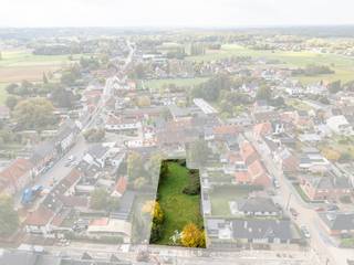 Bent u op zoek naar een unieke kans om te bouwen of te investeren in het hart van de Vlaamse Ardennen? Deze ruime bouwgrond van 1.422 m² in...