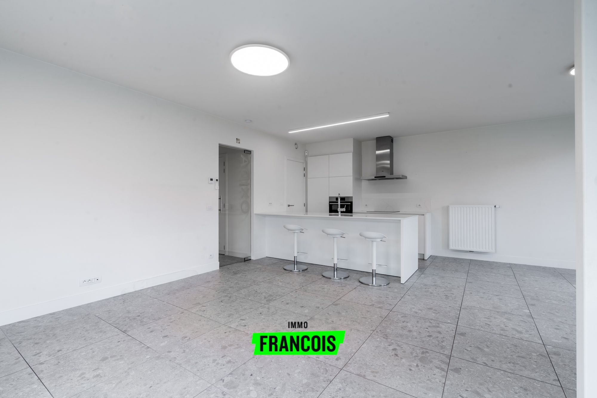 Recent gelijkvloersappartement met riante tuin in centrum Jabbeke (met mogelijkheid aankoop garage!) - foto 5