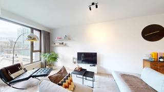 <p>Recent hoofwaardig afgewerkt appartement met ZW terras, gelegen te midden het gezellige Eilandje op wandelafstand van het MAS. <br /><br />Indeling: <br />Ruime inkomhal met separaat toilet. Vanuit de hal heeft u toegang tot de uiterst lichte en zonnige leefruimte. De grote raampartijen, de positionering in het gebouw en de oriëntatie (zuid + west) zorgen voor een zee van licht in het appartement. <br />Volledig ingerichte keuken voorzien van inductievuur, vaatwasser, koelkast, vriezer en combi-oven. Toegang tot ruim zuidgericht terras vanuit de leefruimte. <br /><br />Vanuit de hal bereikt u de ruime master slaapkamer, rustig gelegen aan de achterkant. Hal naar tweede slaapkamer. <br />Ingerichte badkamer voorzien van inloopdouche, dubbele wastafel en tweede toilet. Grote berging met aansluiting voor wasmachine en droogkast. <br /><br />Bijzonderheden:<br />- Hoogwaardig afgewerkt en voorzien van de beste materialen<br />- Raamdecoratie en verlichting aanwezig <br />- Kleerkast in de tweede slaapkamer, TV meubel en planken in de leefruimte blijven<br />- Vloerverwarming en koeling<br />- Zonnewering<br /><br /></p>