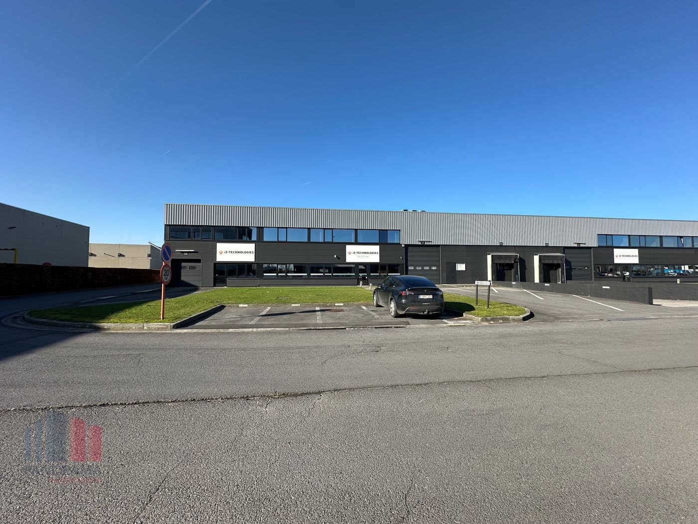 Bedrijfsgebouw te huur langs de E17 in Deerlijk - foto 3