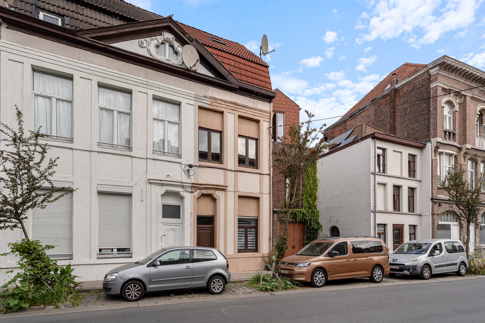 Te renoveren gezinswoning op toplocatie nabij centrum Gent - foto 1