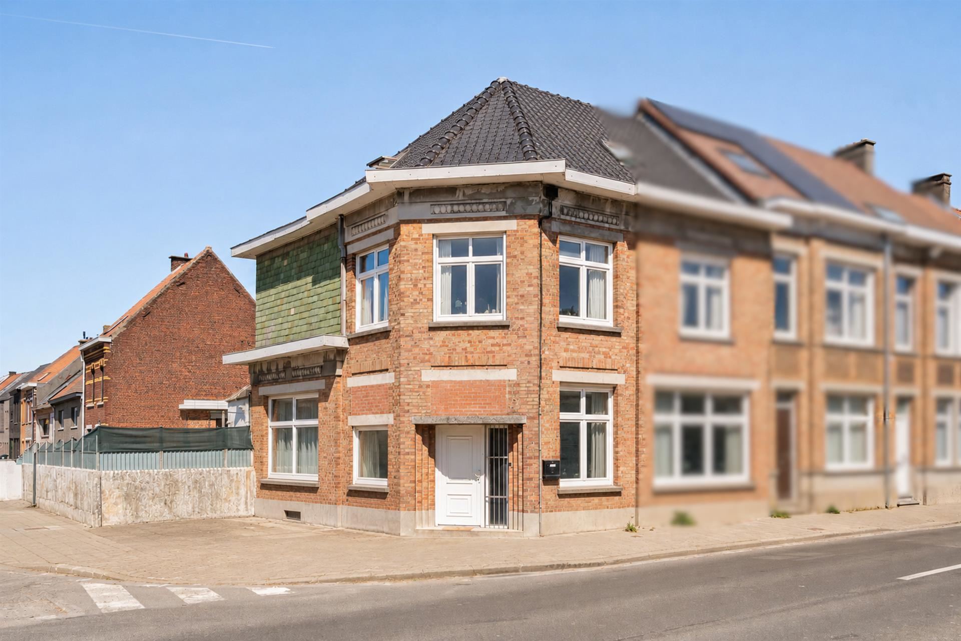 Instapklare woning met 5 slaapkamers en grote garage - foto 3