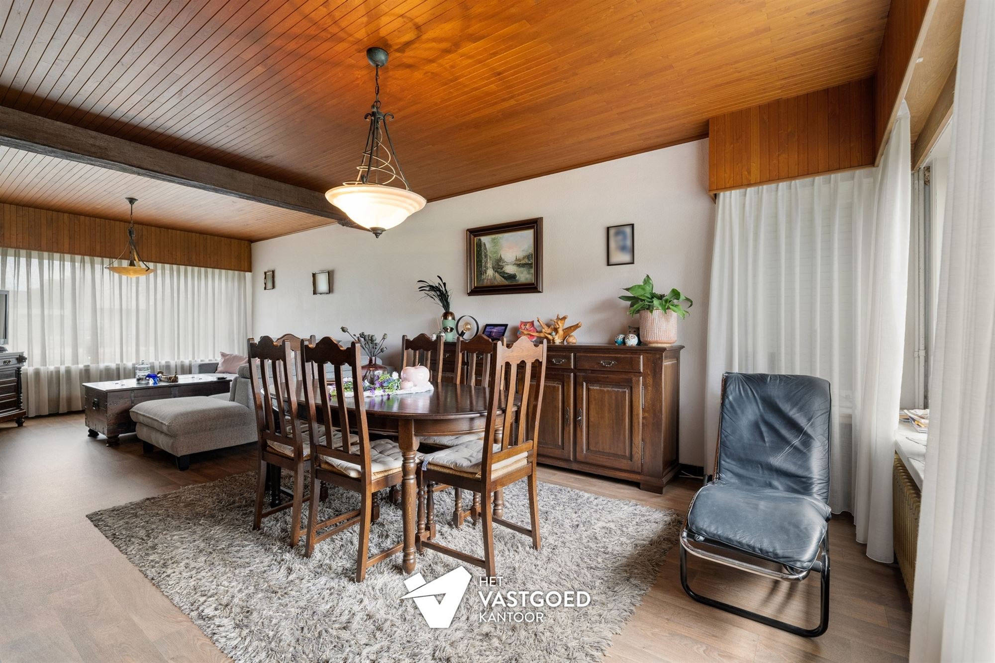 INSTAPKLARE, CENTRAAL GELEGEN WONING OP RUIM PERCEEL MET ZWEMBAD - foto 4