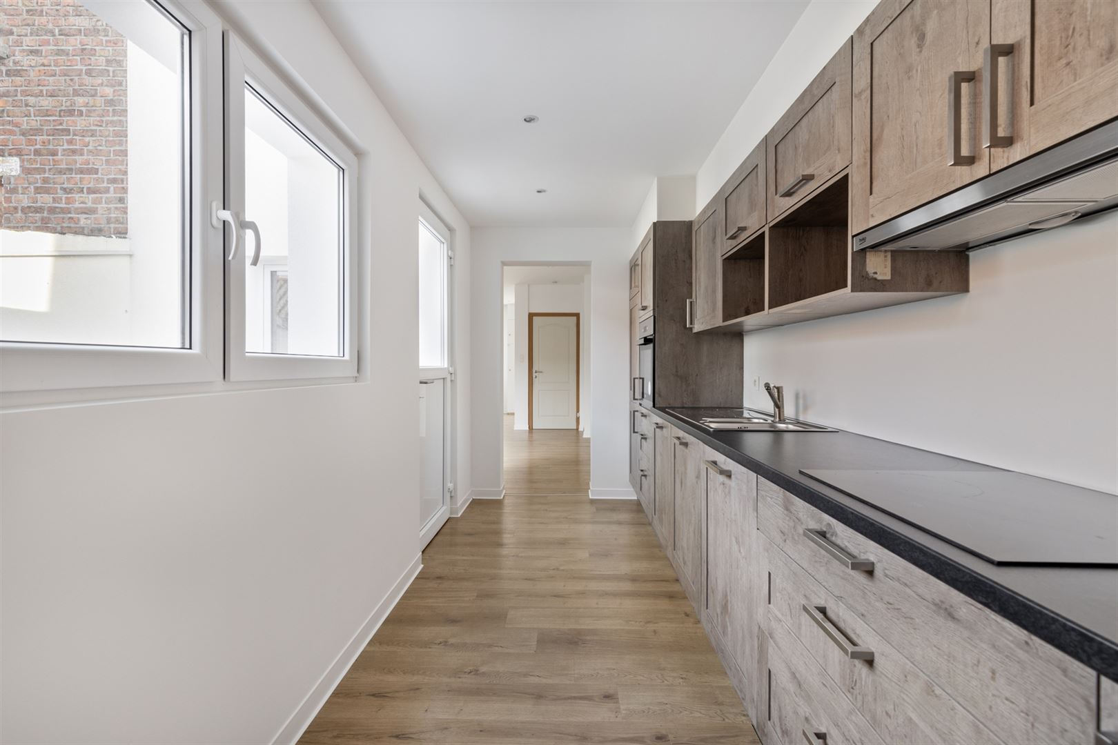 Volledig gerenoveerde instapkare woning ! - foto 4