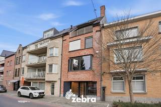 Welkom in deze unieke stadswoning waar ruimte, comfort en hoogwaardige afwerking samenkomen. De moderne woning werd gebouwd in 2013 en biedt...