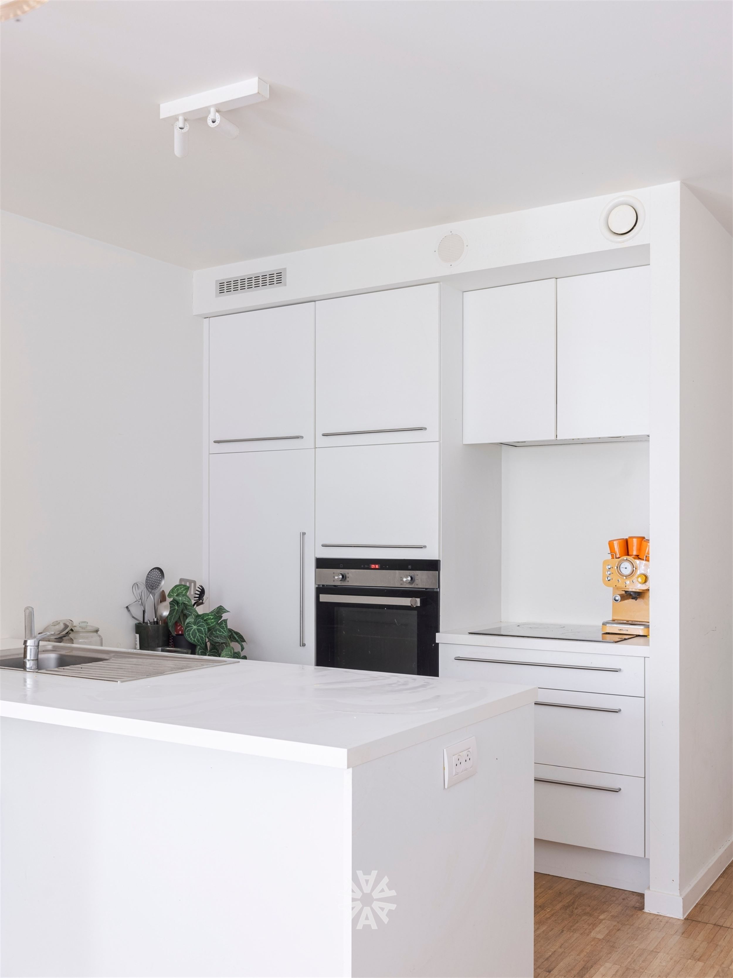 Kwalitatief recent twee-slaapkamer appartement in het groen - foto 4