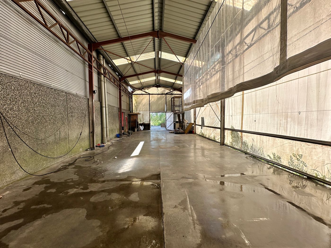 1.050 m² magazijn met 220 m² kantoren te huur - foto 4