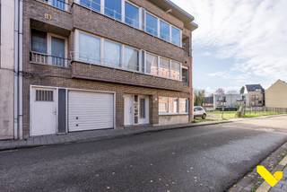 Ontdek dit charmante en verrassend ruime appartement, ideaal gelegen in het centrum van Geel, aan de rustige en toch vlot bereikbare Lebonstraat...