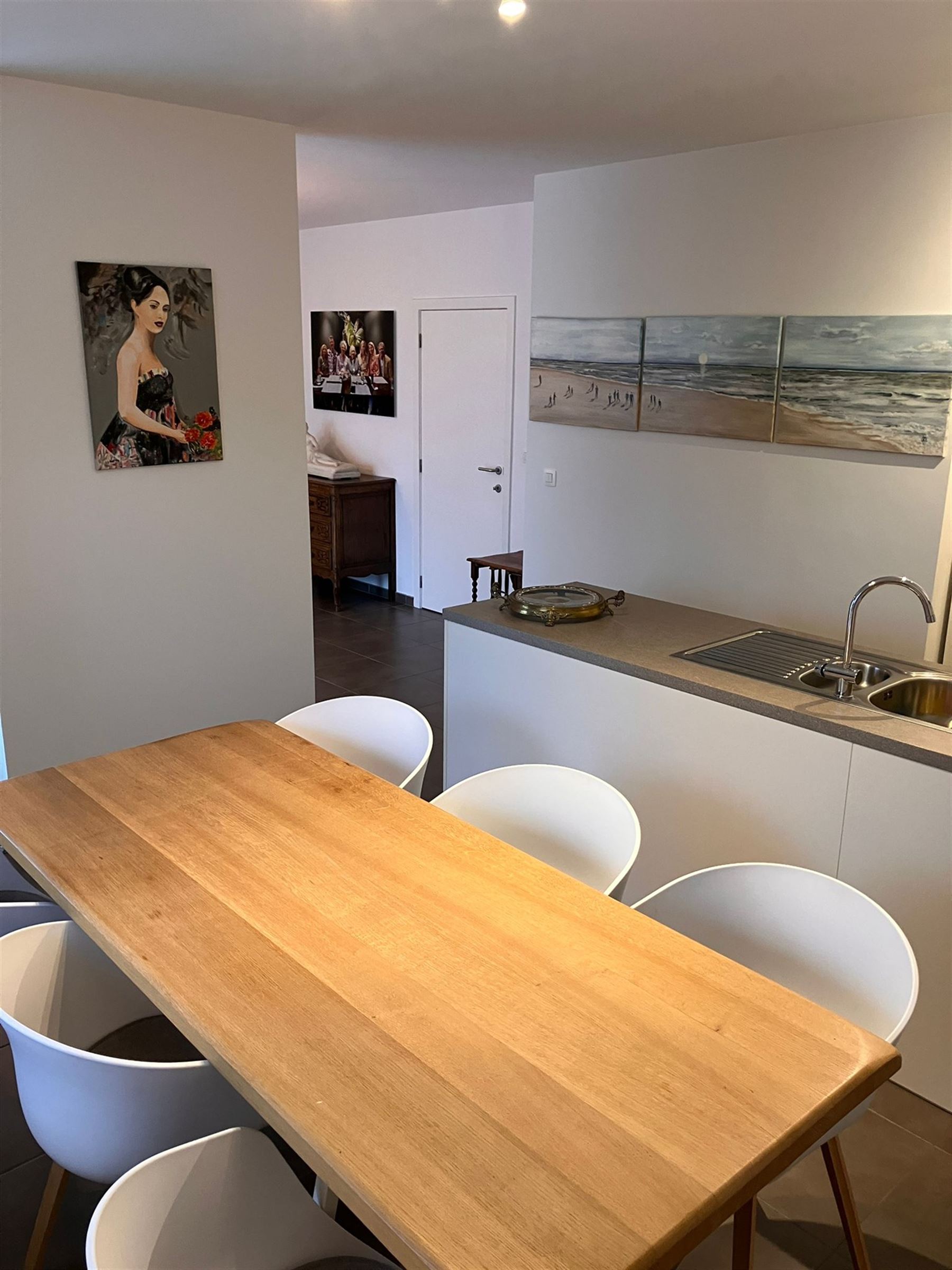 Ruim appartement (120 m²) met grote autostaanplaats  - foto 3