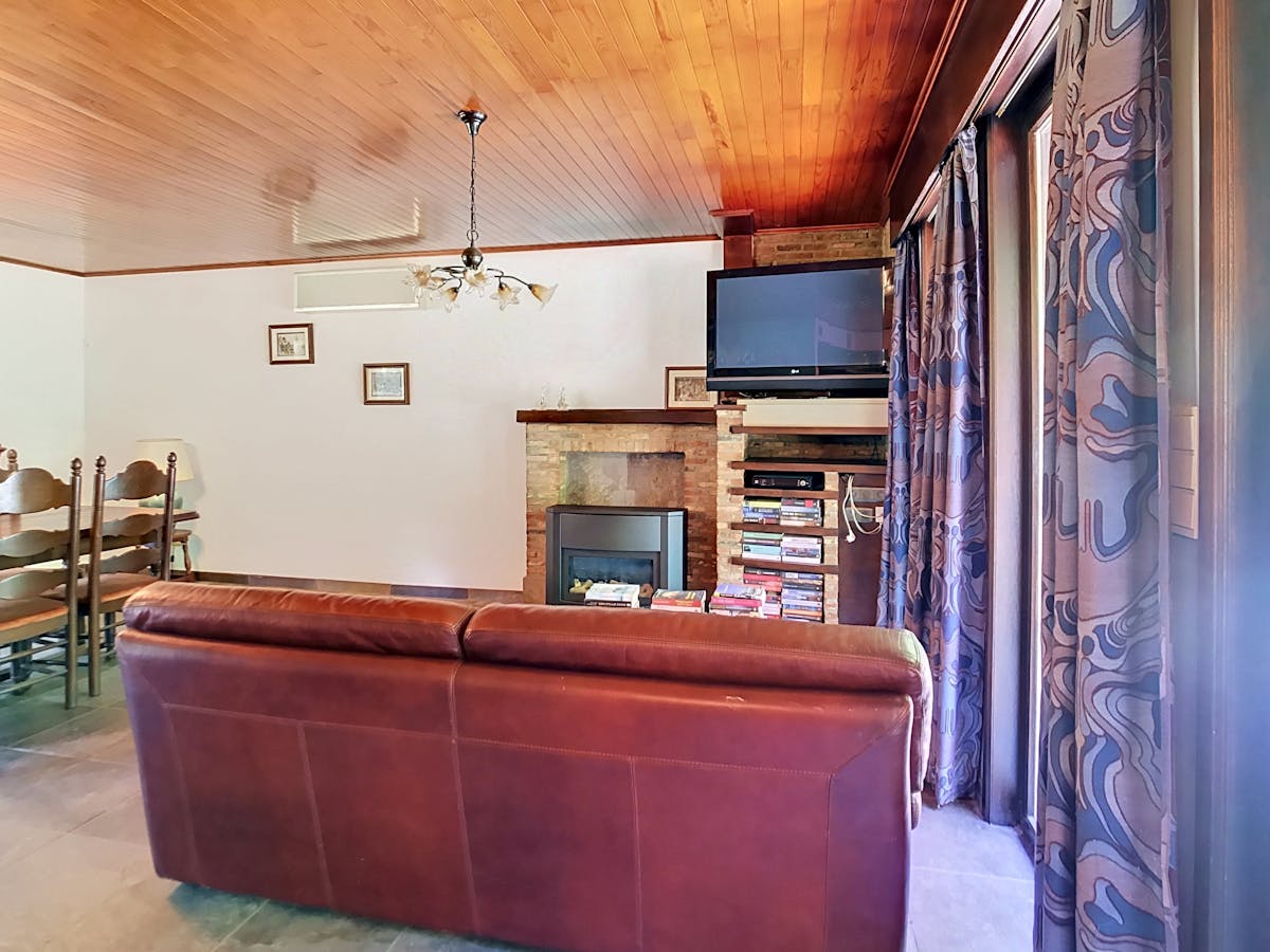 Ruime vakantiewoning op groot open perceel in bosrijk gebied - foto 5