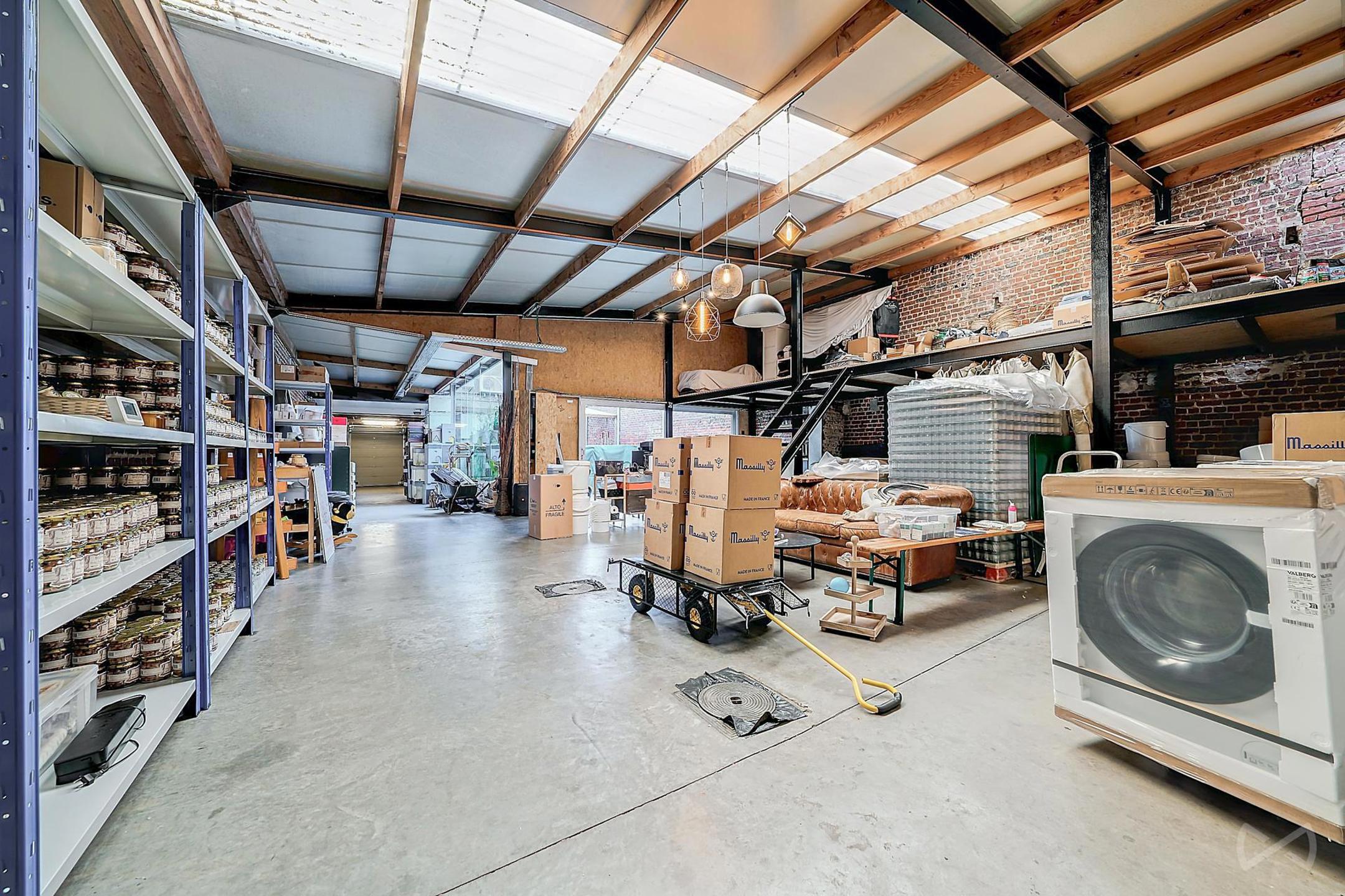 Woning met winkel, magazijn en kantoren - foto 5